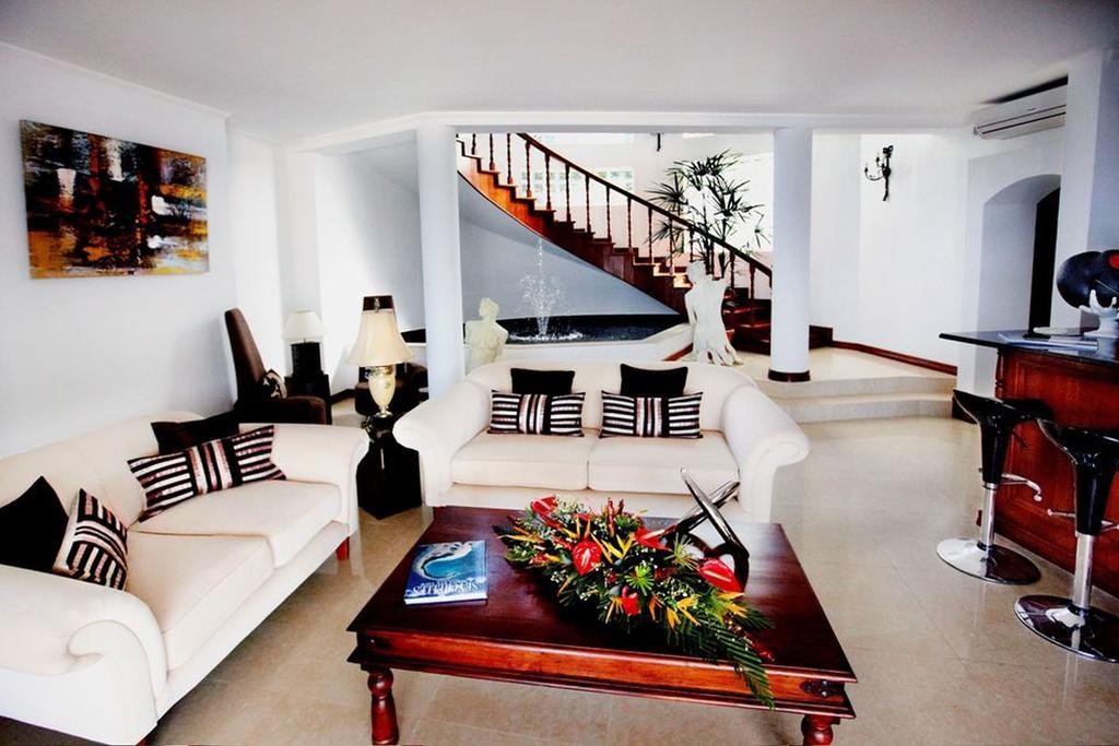 Petit Amour Villa Glacis  Екстер'єр фото