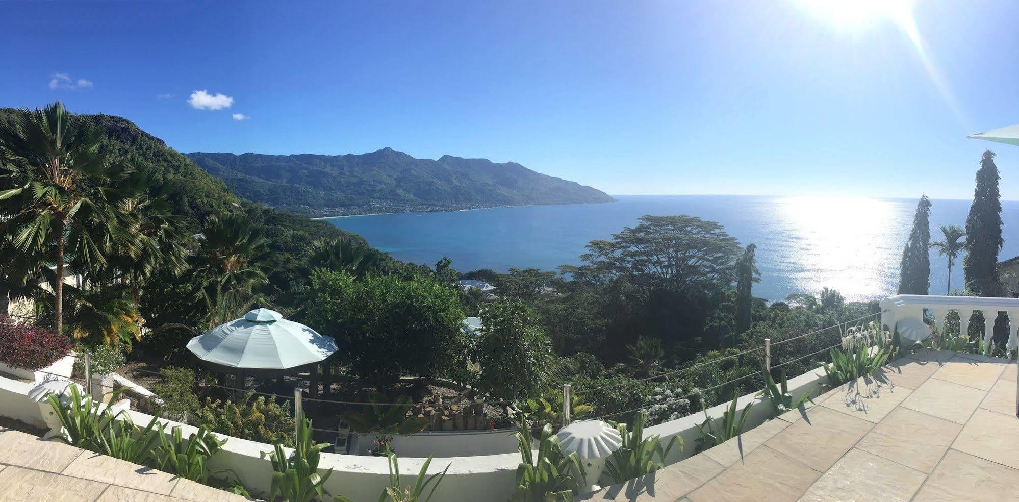 Petit Amour Villa Glacis  Екстер'єр фото